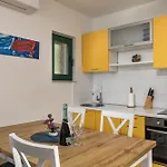 Beachside House Lara - Happy Apartament