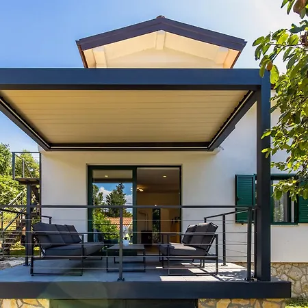 Beachside House Lara - Happy