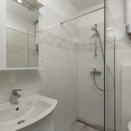 Beachside House Lara - Happy