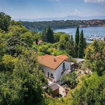 Beachside House Lara - Happy Apartamento Omišalj