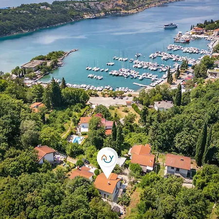 Apartman Beachside House Lara - Happy