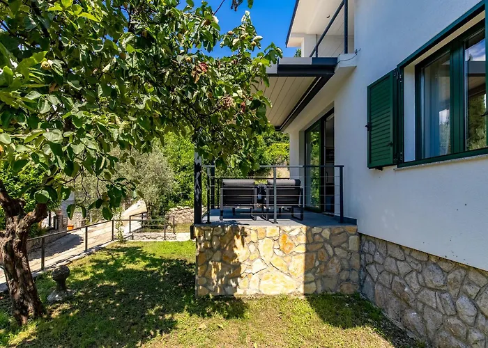 Apartman Beachside House Lara - Happy