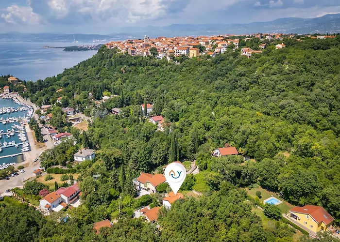 Beachside House Lara - Happy * Omisalj