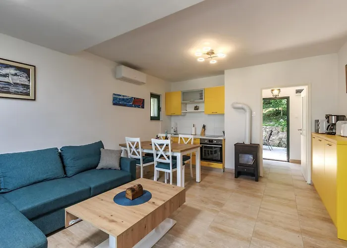 Beachside House Lara - Happy * Omisalj